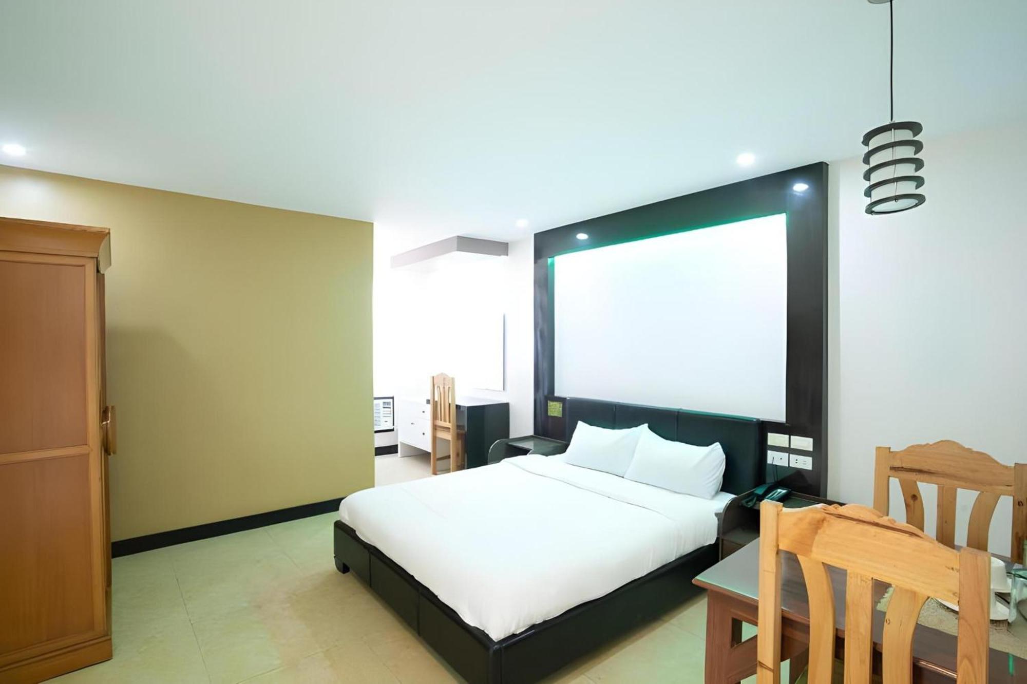 Oyo 195 Ranchotel - Binan מראה חיצוני תמונה
